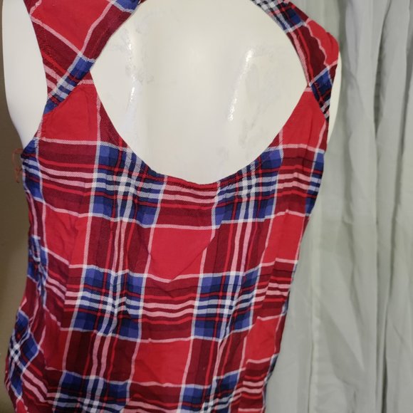 FNCY - Cute and Flirty Sleeveless Button Down - Picture 5 of 8